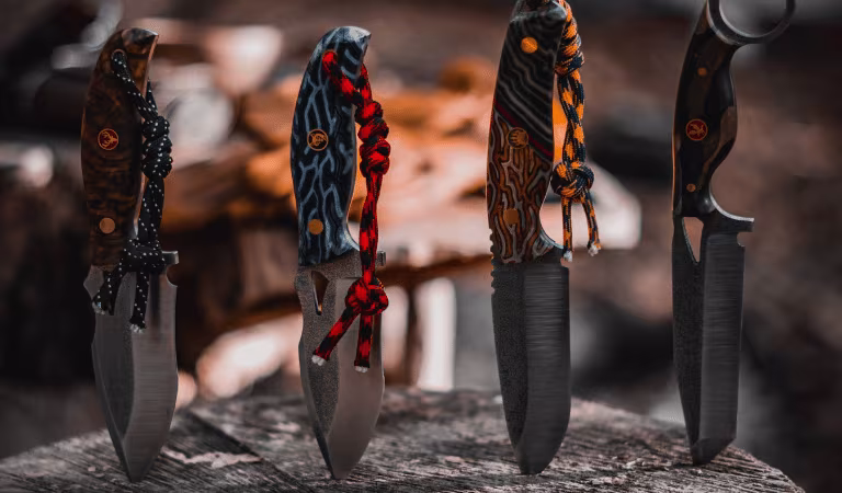 Couteau de survie compact  ton levier de contrôle